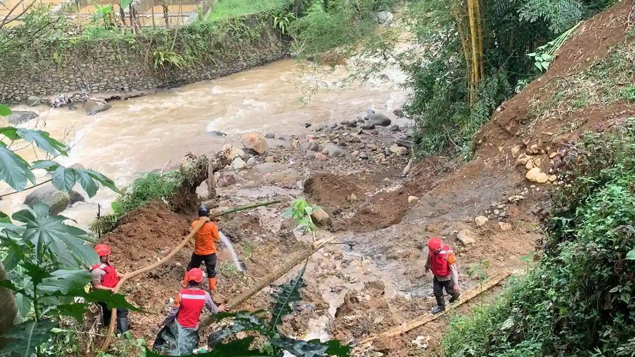 Tiga Kecamatan di Kabupaten Bogor Dilanda Banjir, 1.300 Warga Mengungsi | Nasional