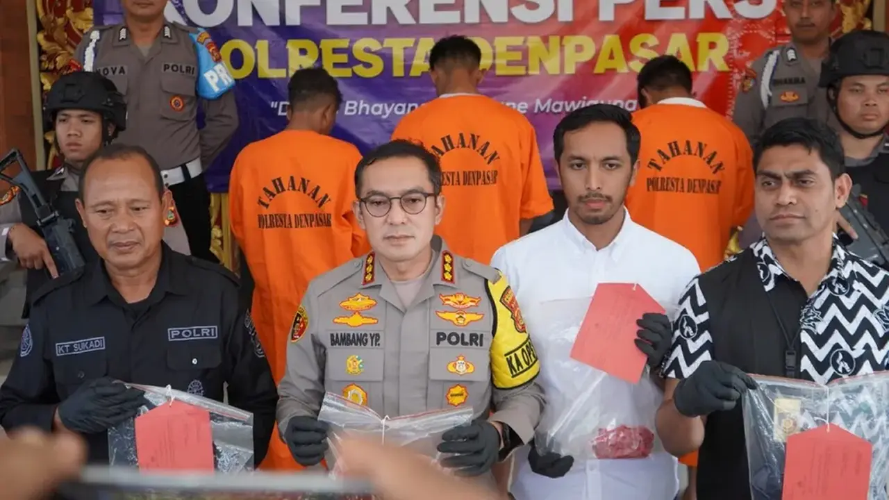 tiga pelaku