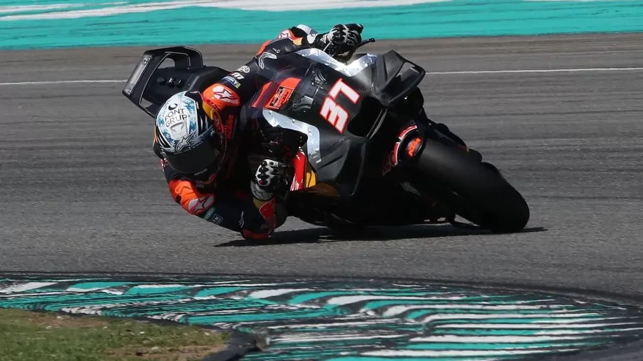 MotoGP Thailand 2026: Marquez Ditekan Acosta | Otomotif