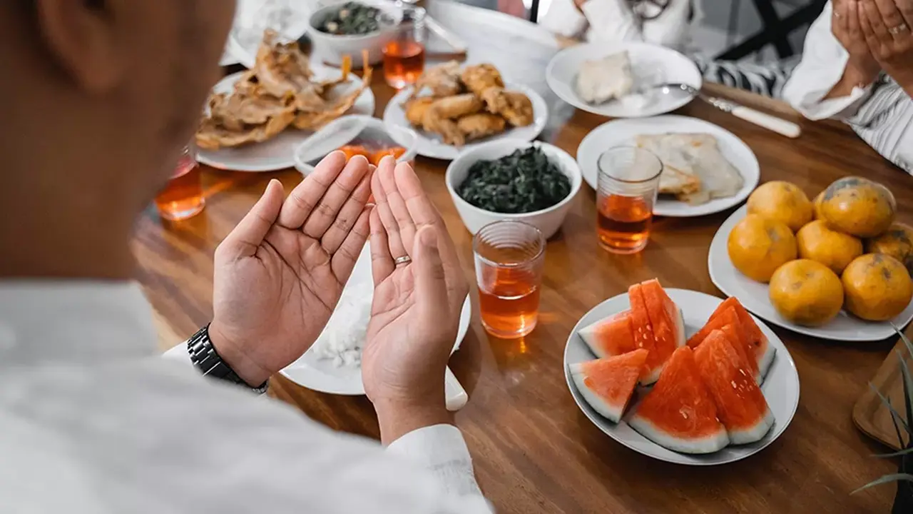 Adzan Maghrib Solo Hari Ini, Jumat 20 Maret 2026 WIB | Nasional